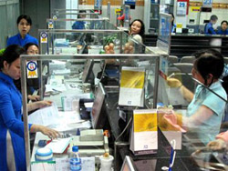 Banks lower rates, but can firms qualify for loans?