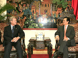 Vietnam, U.S. Leaders Focusing on Lifting Barriers to Boost Bilateral Trade
