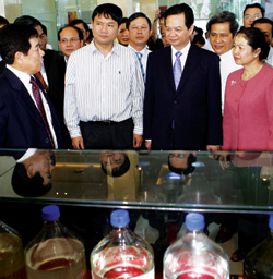 Thủ tướng Nguyễn Tấn Dũng: Bước khởi đầu quan trọng cho ngành lọc hóa dầu Việt Nam  
