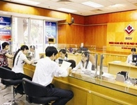 No danger of interest rate race, bank official says