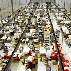 Doanh nghiệp Việt trên đất Lào: Mạnh ai nấy sống     