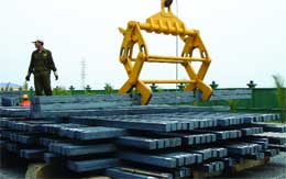 Tightened dollar flows strangle steel imports