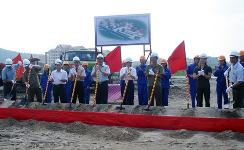 Khởi công Khu công nghiệp Hòa Hội    