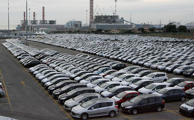 Vietnamese people queuing to beat tax increase on some cars