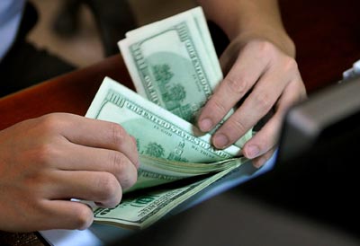 Ngân hàng Nhà nước tăng cường bán đôla