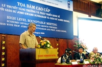 Vietnam shares experiences in economic development