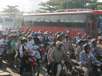 Expect long delays in HCMC highway holdups