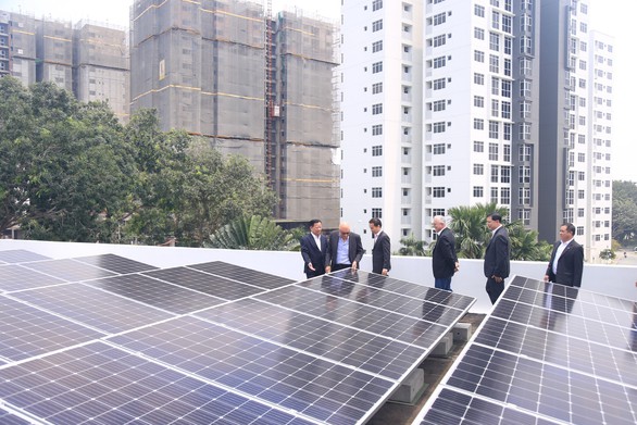 Binh Duong, Singapore cooperates to develop solar energy