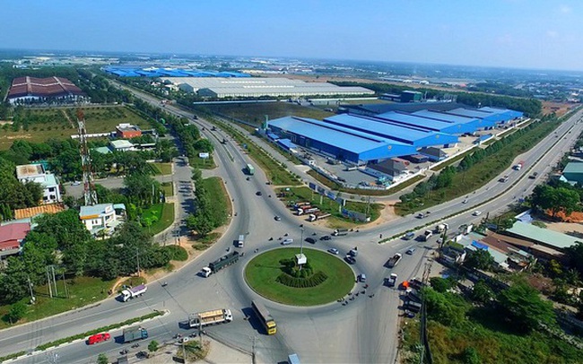 Which projects helped Binh Duong to leave Hai Phong and HoChiMinh City at the top list for FDI attraction in the first half of 2022?